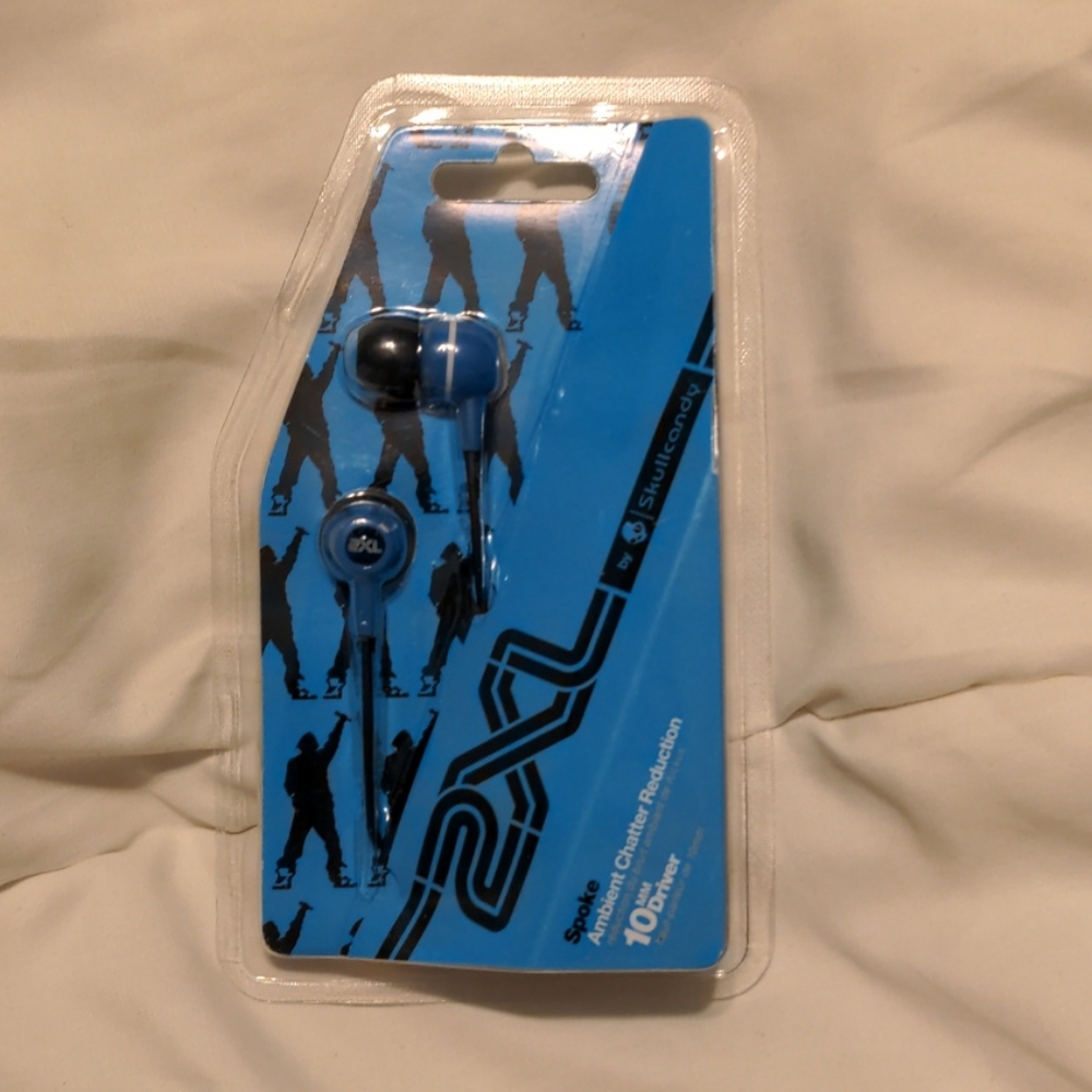 NWT 2XL Skullcandy earbuds